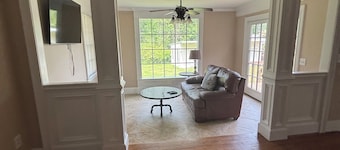 Lux- Minimum 2 -Lexington With-Riverwalk & CAE