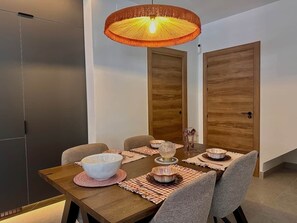 Dining - Luxe H&C Apartment (Fuengirola)