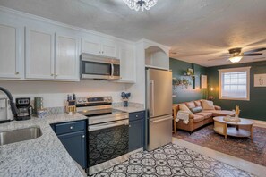Private kitchen - Castle Street Retreat - The Rustic Whiskey (Wilmington)
