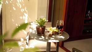 Outdoor dining - Studio Agavera 1 - boardwalk, beach, artwalk - (Puerto Vallarta)
