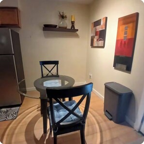 Dining - Cozy 1-bedroom apartment in lovely Tampa (Tampa)