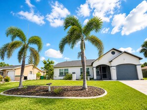 Exterior - Modern Port Charlotte Retreat with Heated Pool (Port Charlotte)