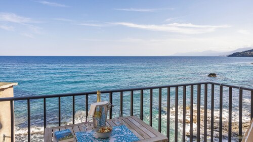A Casa in Cala – Petit cocon vue mer à Erbalunga