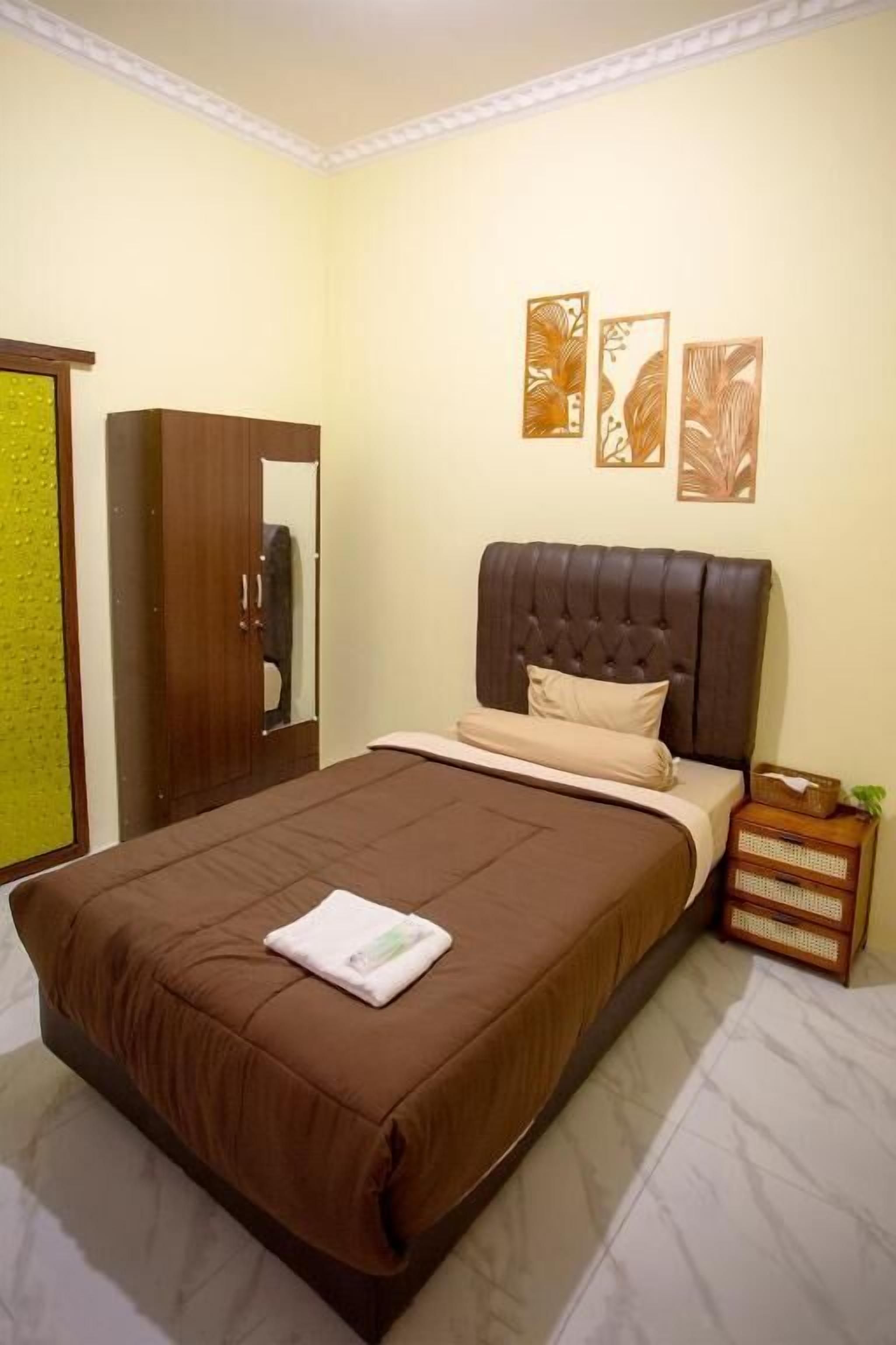 Room, Multiple Beds