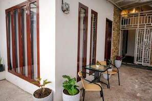 Zimmer, Mehrere Betten | Terrasse/Patio