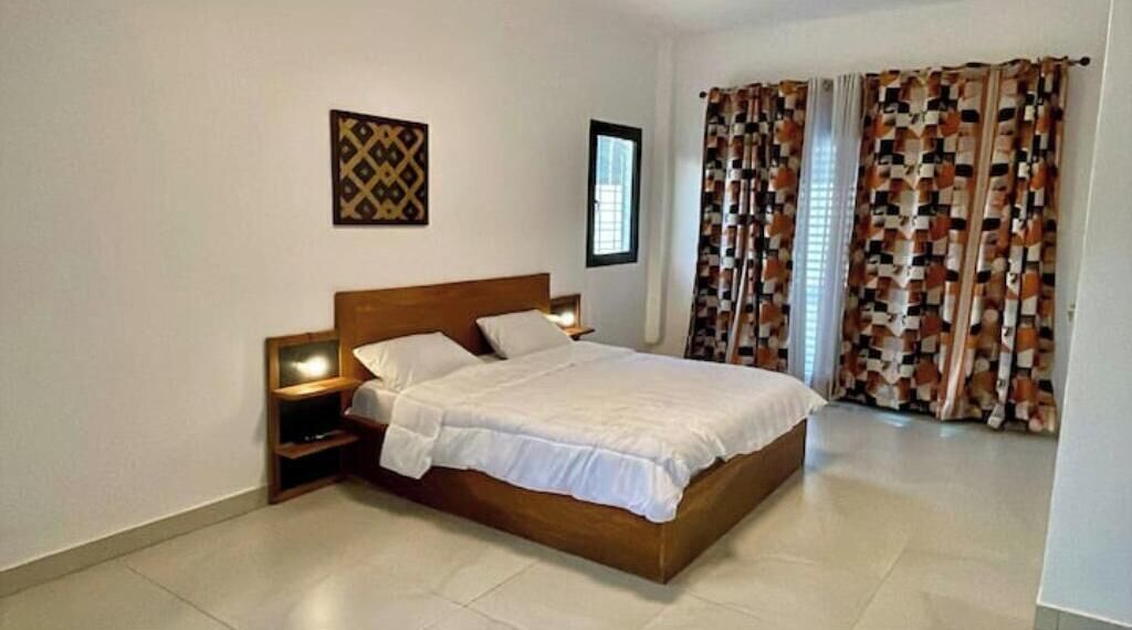 4 bedrooms, iron/ironing board, free WiFi, bed sheets