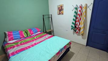 Iron/ironing board, free WiFi, bed sheets