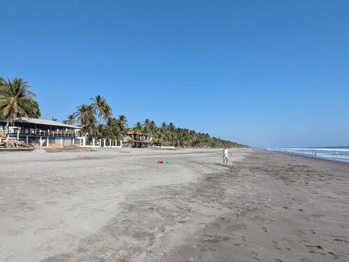 Brisa del Mar: 3BR Home w/ Private Pool - Walk to Beach & AC