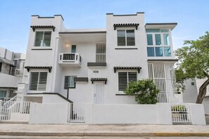 Exterior - Cozy 2 Br Apartment Steps from La Cerra (San Juan)