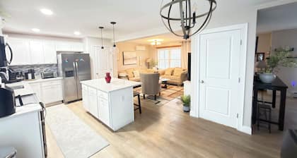 Private 3br & basement
3bth near Trail golf & Lake