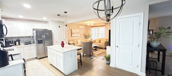 Private 3br & basement
3bth near Trail golf & Lake