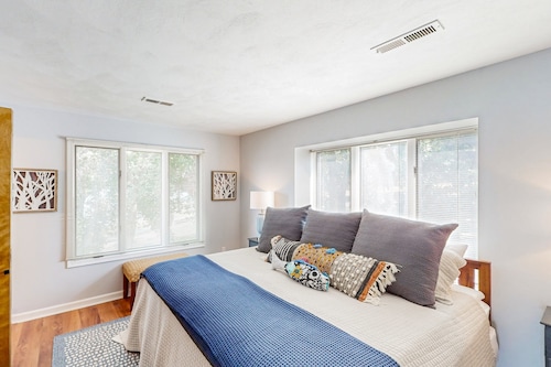 Another Tequila Sunrise - Lakefront Condo W/breathtaking Views & Wheelchair Accessibility