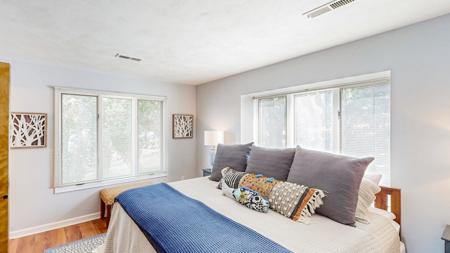 Another Tequila Sunrise - Lakefront Condo W/breathtaking Views & Wheelchair Accessibility