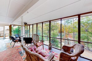 Interior - A Quiet Cove - Lakefront Home on Quiet Cove With Private Dock & Floater (Moneta)