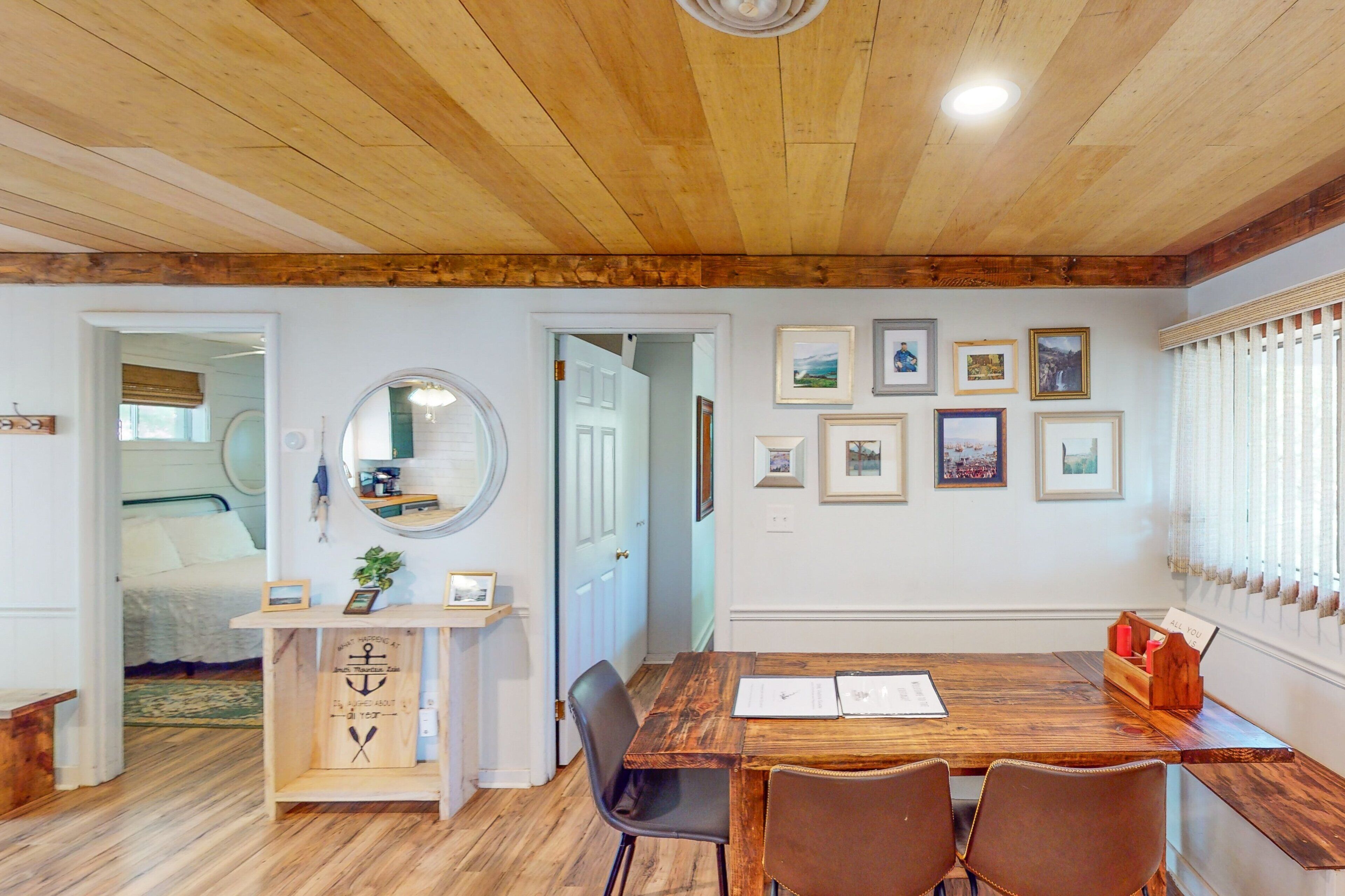 Cottage, Multiple Beds (Jewelbox Cottage) | 3 bedrooms, individually decorated, individually furnished, bed sheets