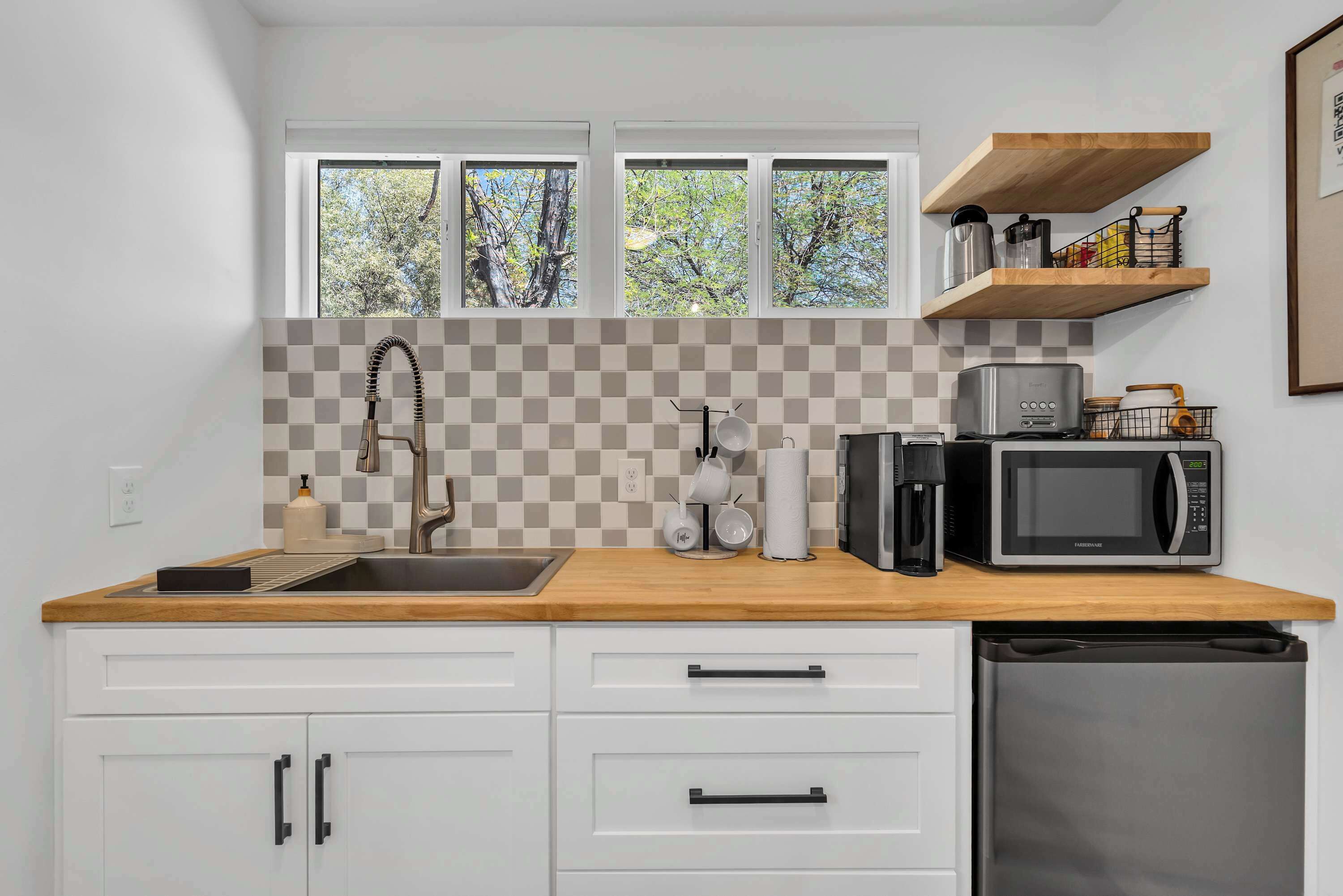 Fridge, microwave, coffee/tea maker, electric kettle