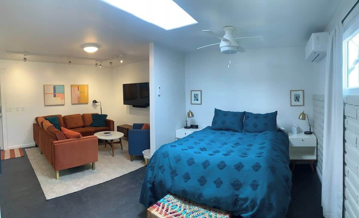 Cuna de viaje, wifi, ropa de cama