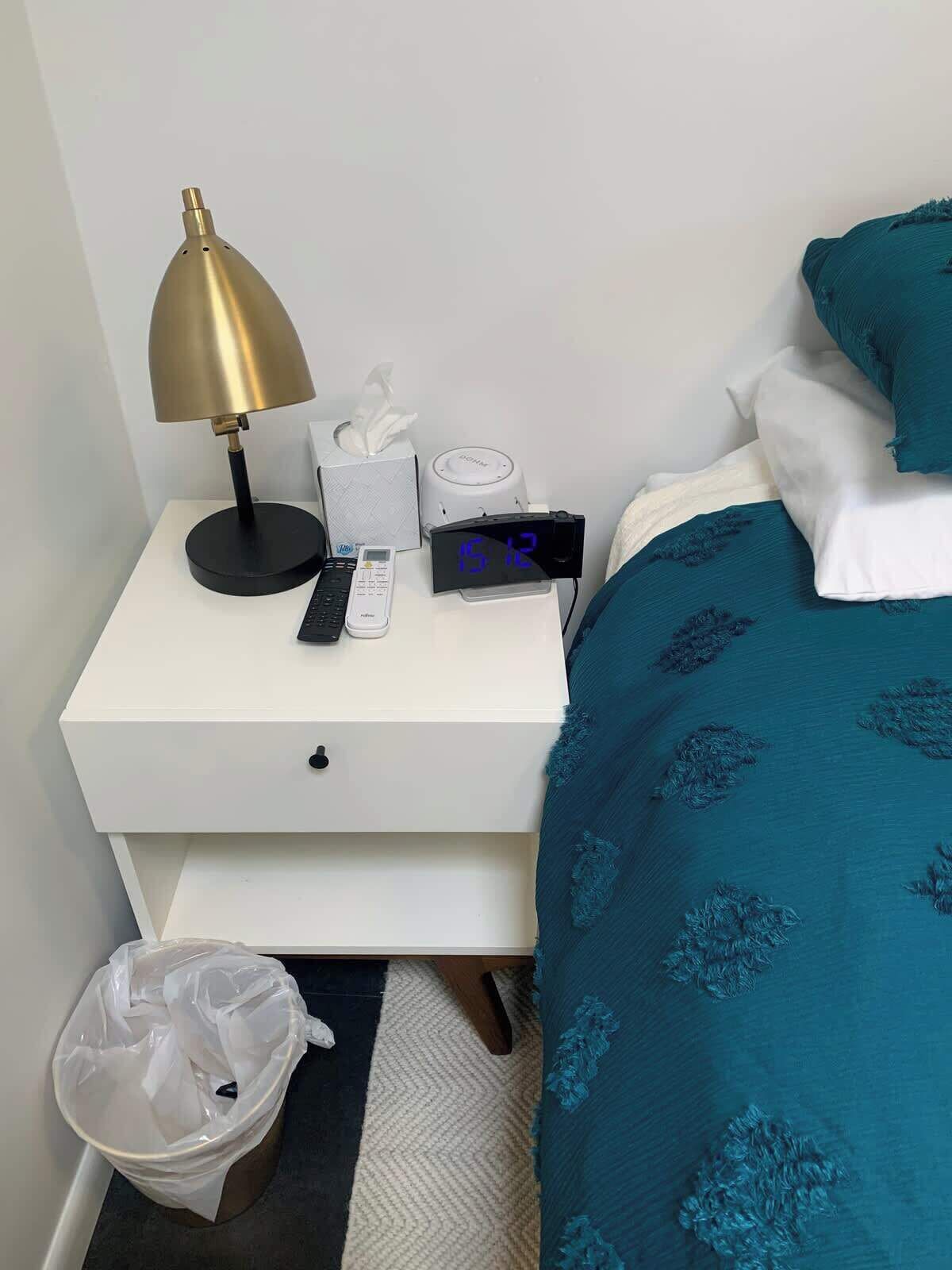 Cuna de viaje, wifi, ropa de cama