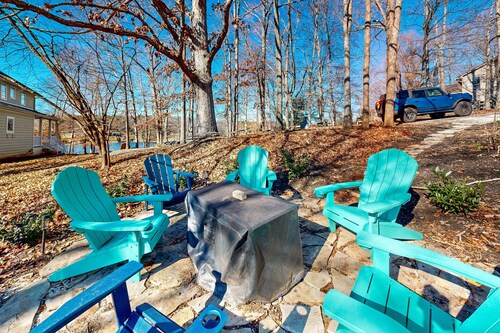 Smith Mountain Bliss - Spacious Waterfront House W/patio, Deck, Fire pit & Grill