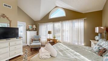 House, Multiple Beds (Smith Mountain Bliss) | 4 bedrooms, individually decorated, individually furnished, bed sheets