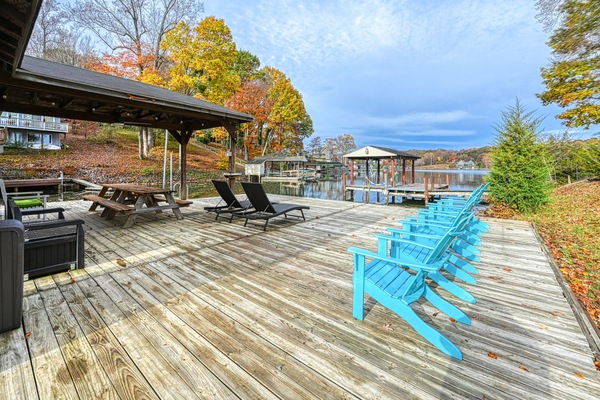 House, Multiple Beds (Yellow Fellow) | Outdoor dining