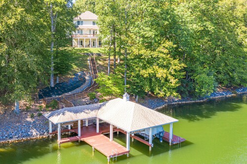Edelweiss - Lakefront Home With View, Private Dock, Pool Table, 3 Primary Suites