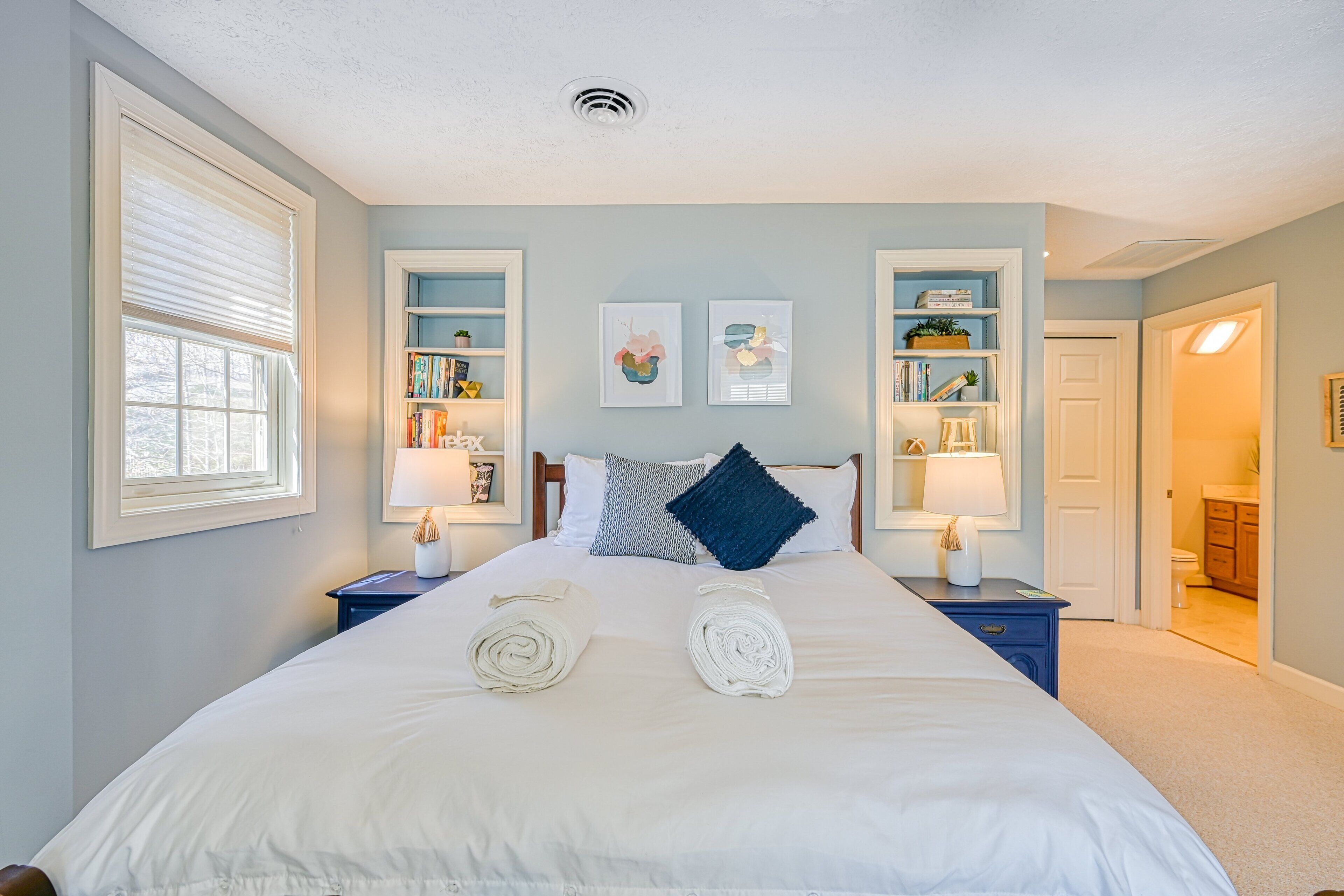 House, Multiple Beds (The Lodge on Smith Mountain Lake) | 4 bedrooms, individually decorated, individually furnished, bed sheets