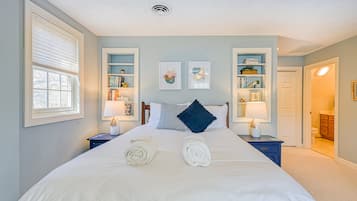 House, Multiple Beds (The Lodge on Smith Mountain Lake) | 4 bedrooms, individually decorated, individually furnished, bed sheets