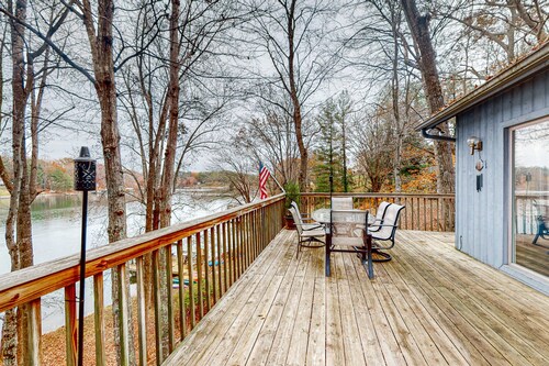 A Kerr Home - Waterfront Home With Private Dock, Lake Views, Kayaks, Paddleboat, & Pool Table