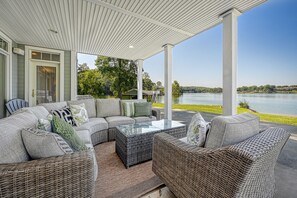 Terrace/patio - Soulshine Smith Mountain Lake - Lakefront Home With Amazing Views (Moneta)