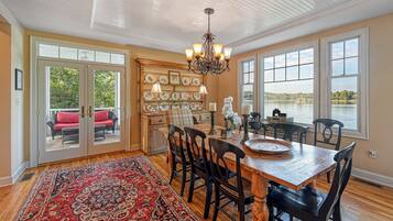 House, Multiple Beds, Patio (Soulshine Smith Mountain Lake) | Dining