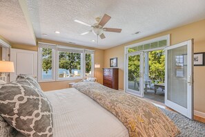 House, Multiple Beds, Patio (Soulshine Smith Mountain Lake) - Soulshine Smith Mountain Lake - Lakefront Home With Amazing Views (Moneta)