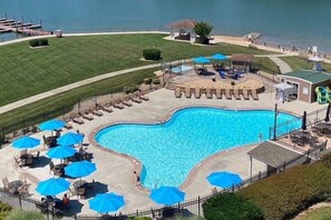 Indoor pool - The Pointe - Peaceful Resort Studio, Beach, Game Room & Lake Access (Huddleston)