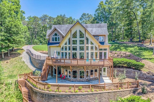 Osprey Cove - Custom Lakefront Home With 2-story Dock, Wifi, Game Room and Fireplace