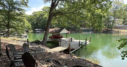Humble Hideaway - Inviting Lakefront Home With Firepit, Balcony & W/D - Dog-friendly