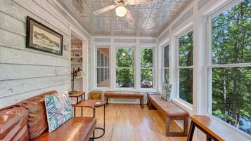 House, Multiple Beds, Hot Tub (Lakefront Tranquility at Smith) | Living area