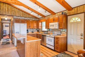 Private kitchen - Three Sheets to the Wind - Dog-friendly Lakefront Home With Dock, & Kayaks (Moneta)