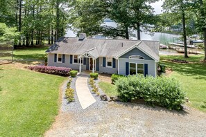 Exterior - Evergreen - Lakefront Home With Dock, Screened Porch, AC & Kayaks (Moneta)