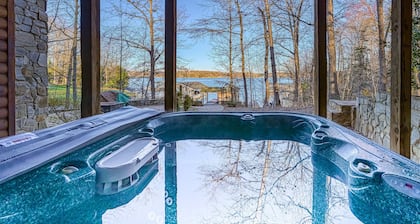 Sunset-starshine - Inviting Waterfront Cabin With hot Tub, Kayaks