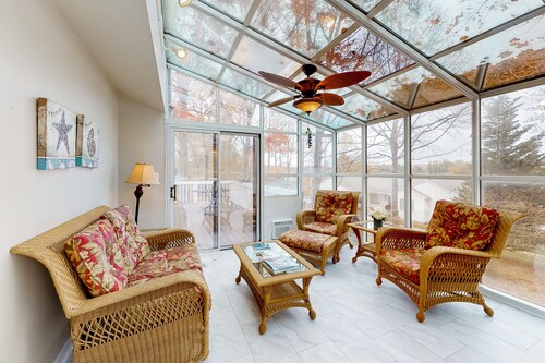 Lake Escape - Lakefront Home With Private Dock, hot Tub, Game Room