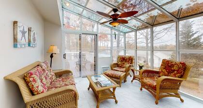 Lake Escape - Lakefront Home With Private Dock, hot Tub, Game Room