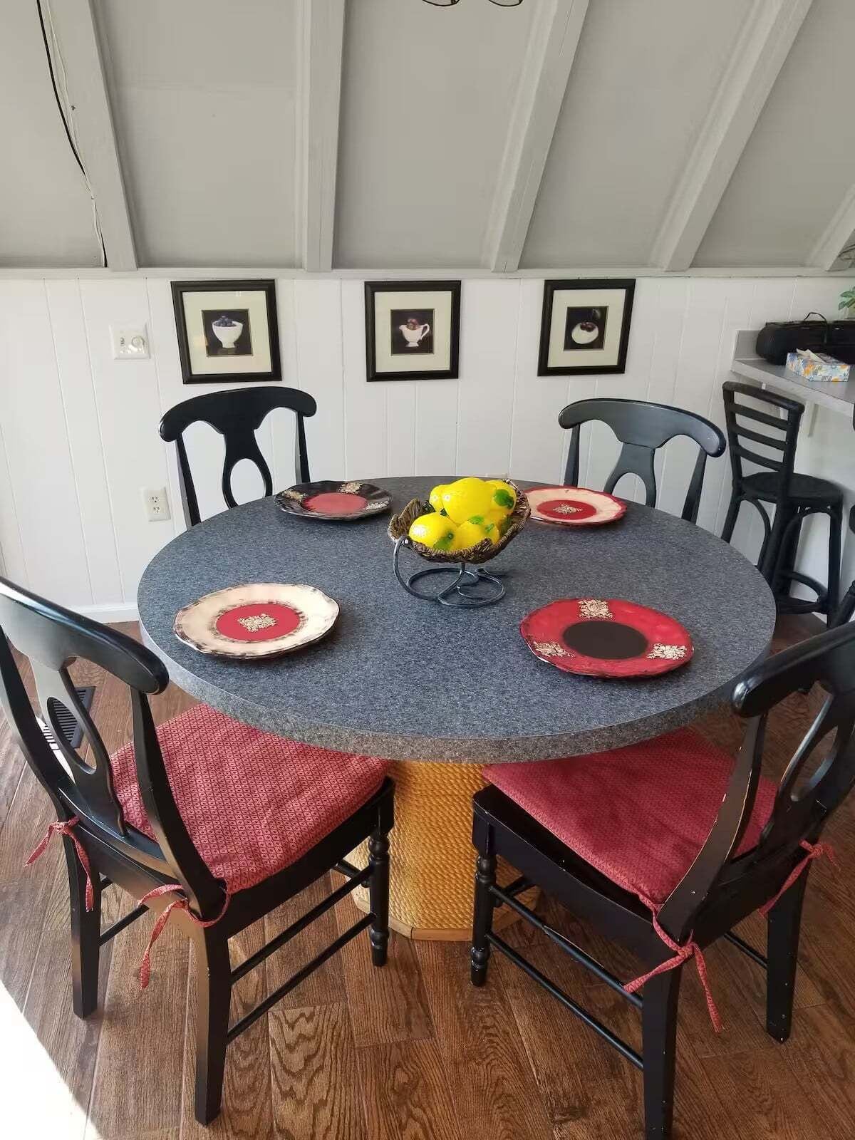 House, Multiple Beds, Patio, Mountain View (Cardinals Nest) | Dining