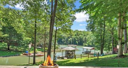 Chez At At - Lake Front & Private Dock