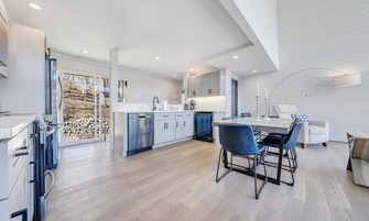 House, Multiple Beds, Patio (LAKE Chez At At) | Private kitchen