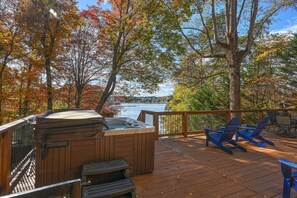 Outdoor spa tub - Herons Rest - Lakefront Home With Dock, Pool Table, & hot tub - Dogs OK (Moneta)