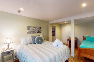 House, Multiple Beds, Patio (Otter Crossing) | 3 bedrooms