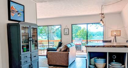 Dock Sun Point - Lakefront Home for Easy Boating, Fishing, Private Dock & Ac/wifi, Dogs ok!
