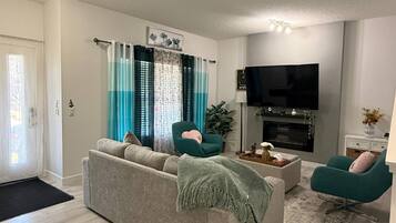 Maison, 3 chambres, patio | Aire de séjour