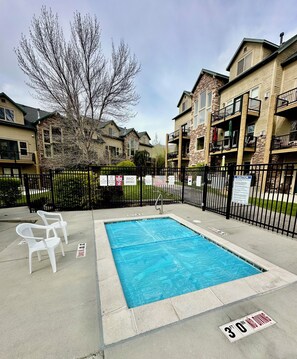 Outdoor pool - Ski/Lake condo in Eden, UT near Snowbasin/Powder Mtn/Nordic Valley/Pineview (Eden)