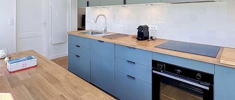 Kühlschrank, Kochgeschirr/Geschirr/Besteck